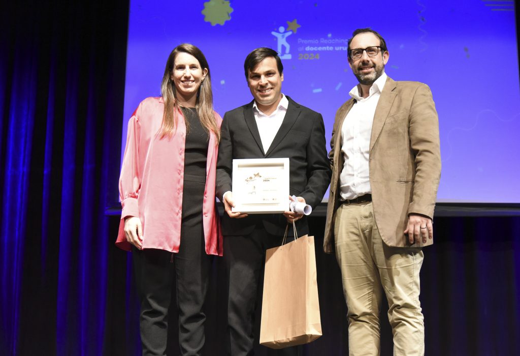 Premio ReachingU al docente uruguayo - Ceremonia 2024. 1 (1)